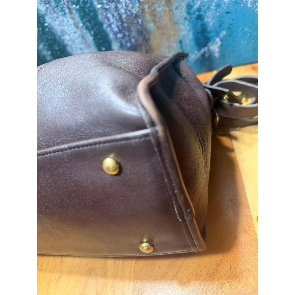 Coach 1996 Vintage Chocolate Brown Glovetanned Leather Zip Top Shopper